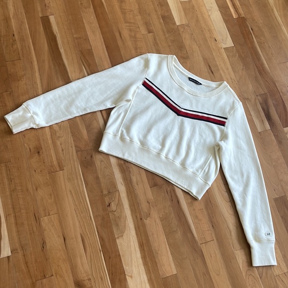 Abercrombie & Fitch cropped sweatshirt - Picture 4 of 5